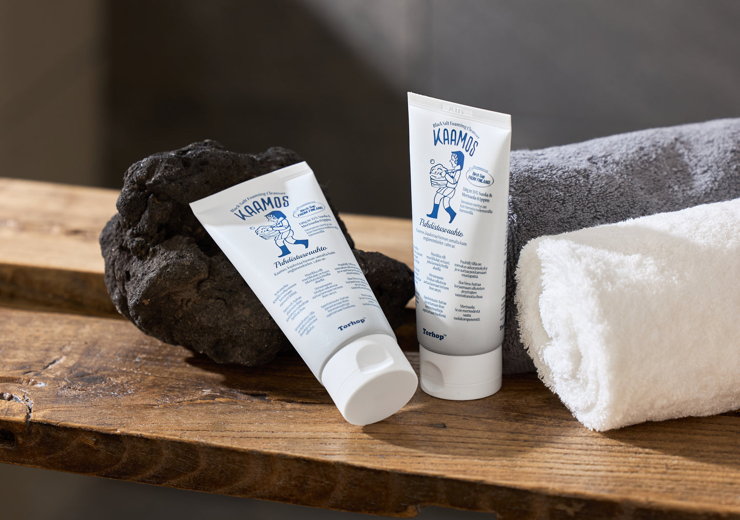 Torhop - Kaamos Black Salt Foaming Cleanser